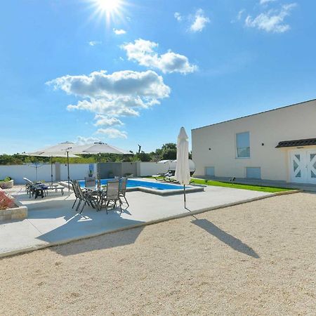 Villa Miranda With Pool Затон Экстерьер фото
