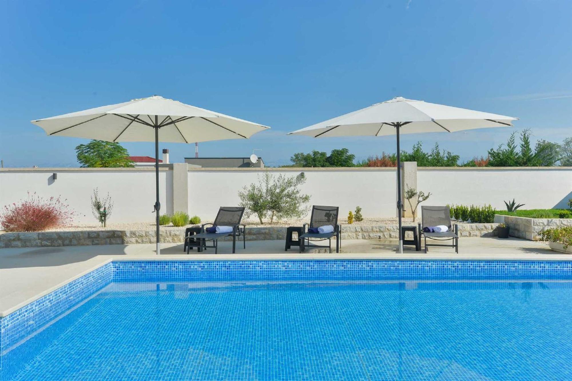 Villa Miranda With Pool Затон Экстерьер фото